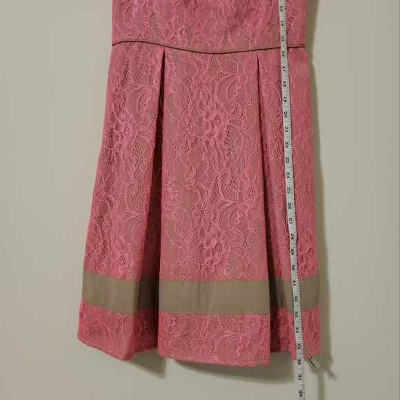 JESSICA SIMPSON PINK LACE TAN LINED FIT & FLARE SLEEVELESS SCOOP NECK SIZE 4 - Picture 3 of 10